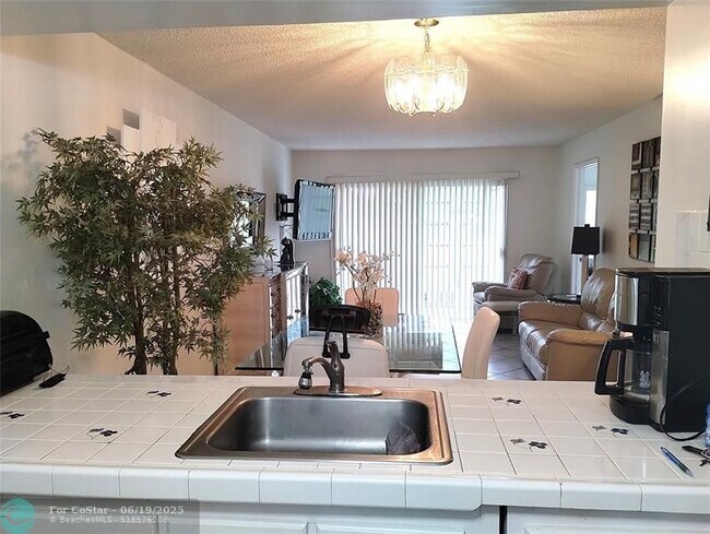 Building Photo - 4502 Martinique Way