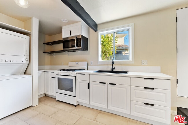 Building Photo - 2723 Ballard St