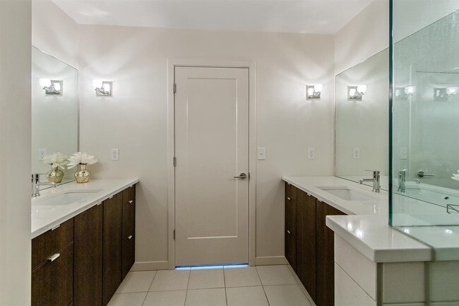 Master Bathroom - 3462 Albion St