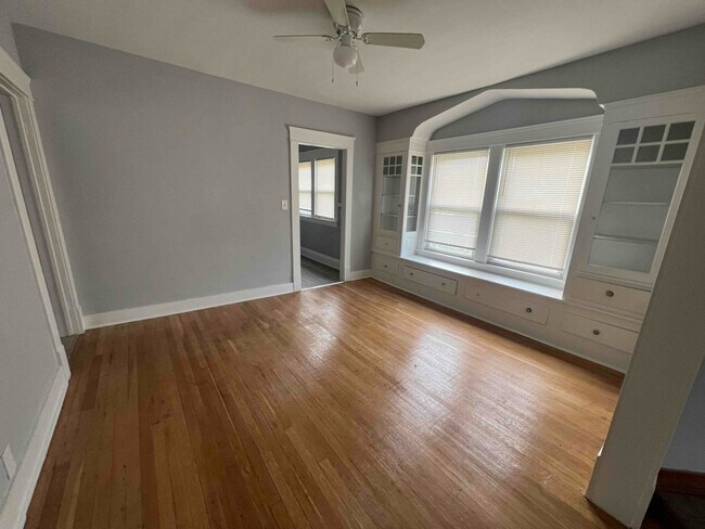 Building Photo - 12320 Saywell Ave