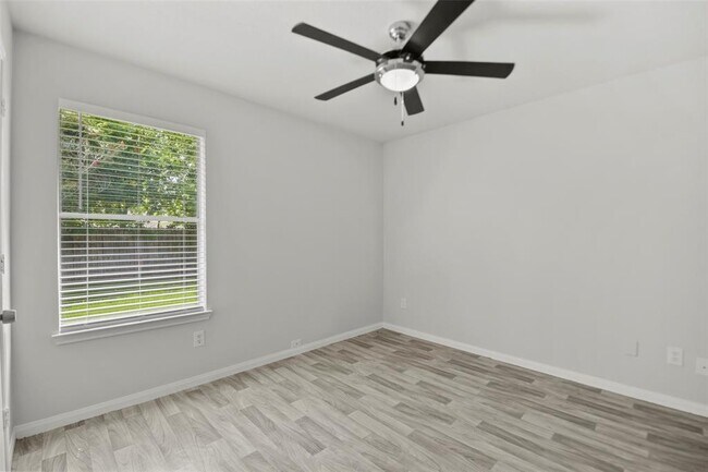 Building Photo - 12803 Rockford Dr