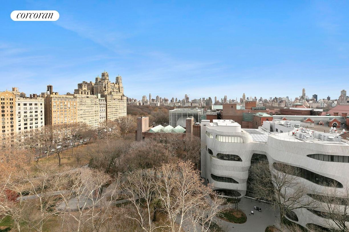 Building Photo - 101 W 79th St