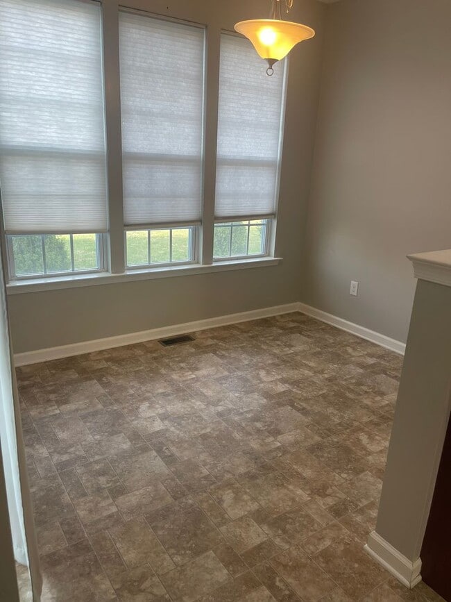 Building Photo - 3 bedroom 2 1/2 bath Townhouse in Bayberry