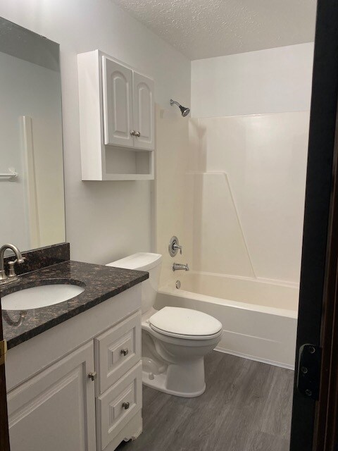 Building Photo - 1044 Sunhaven Dr