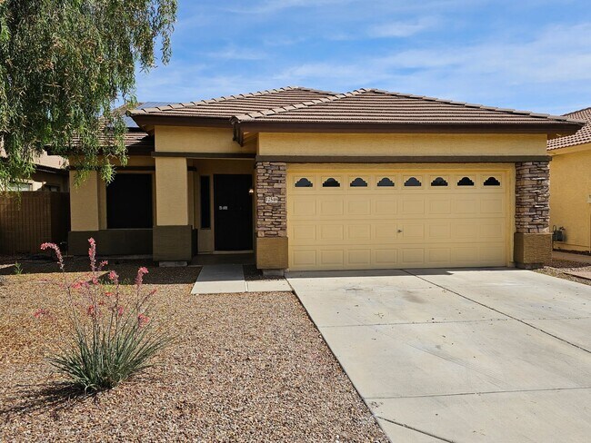 Building Photo - Great 1670 sq ft 4 bd 2 bathroom home in litchfield