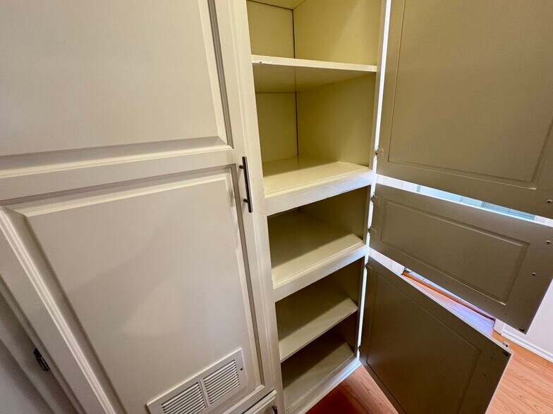 Building Photo - 1152 Ruberta Ave