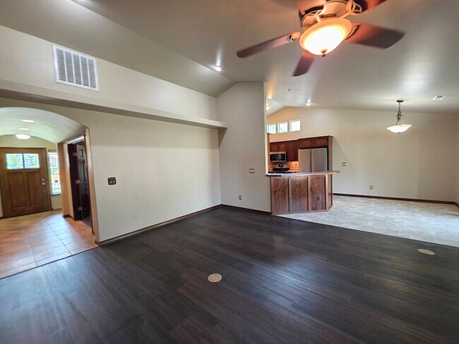 Building Photo - 1523 Sacajawea Ave