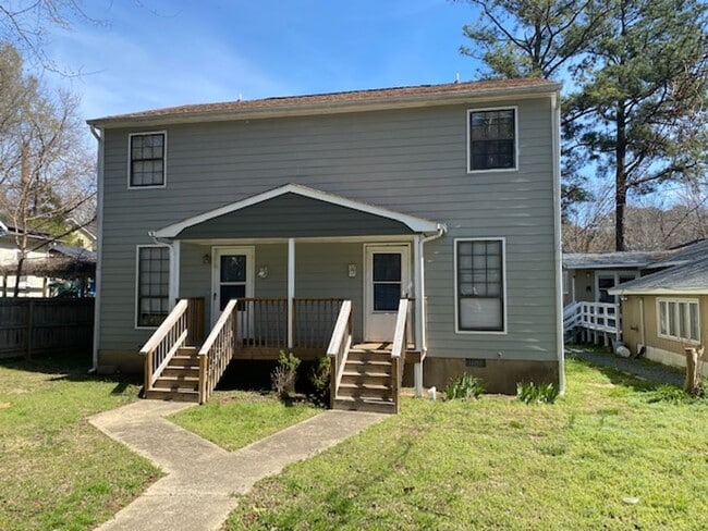 Building Photo - 2 Bedroom Duplex convenient to UNC!