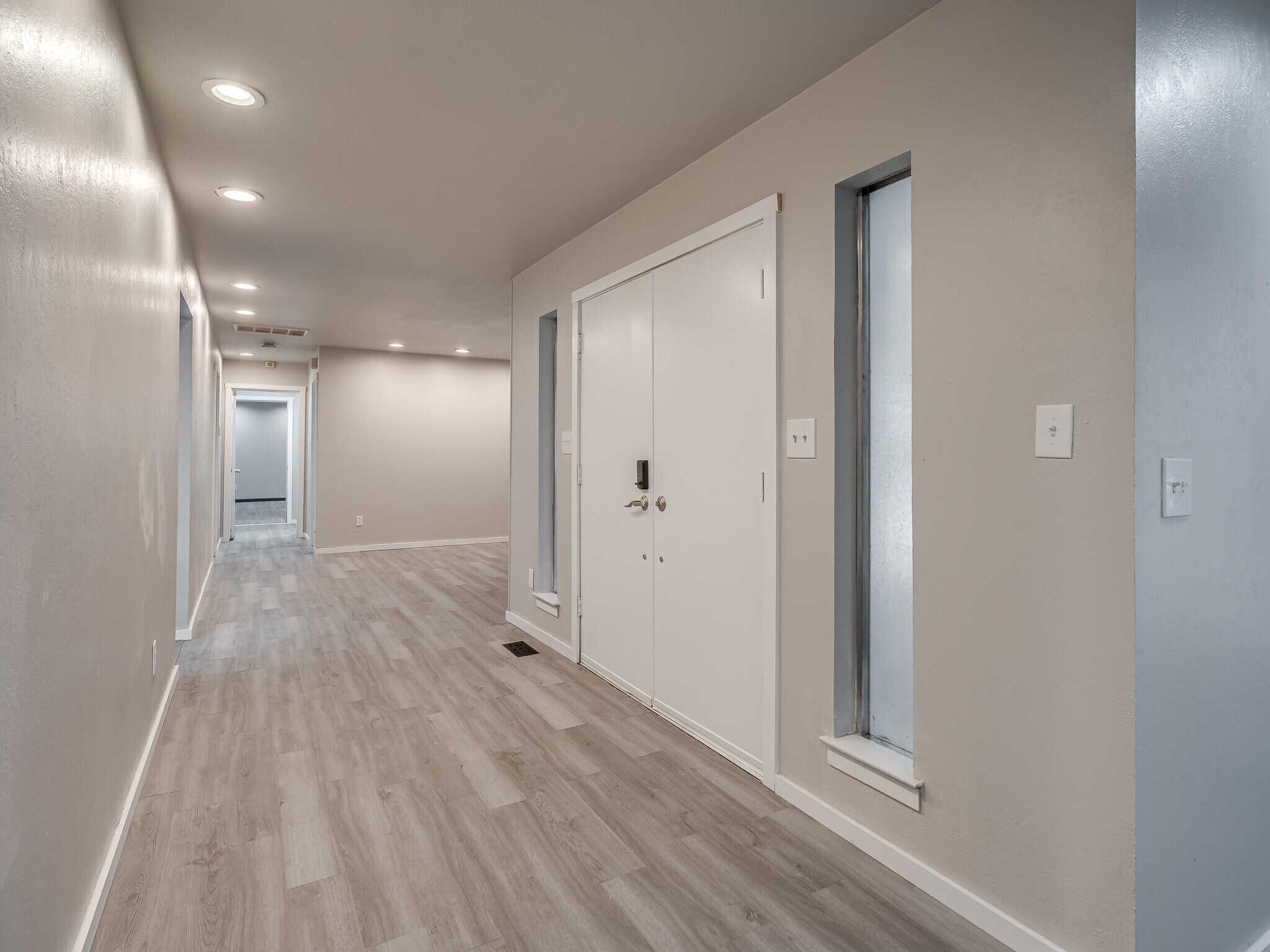 Building Photo - 12136 Thorn Ridge Rd