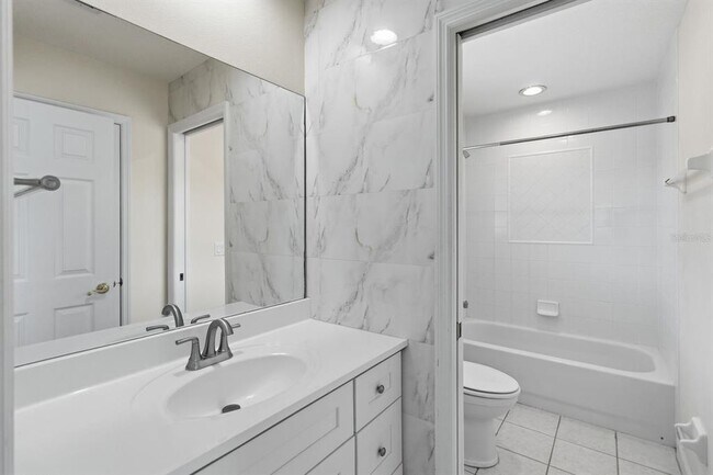 Building Photo - 8310 Tivoli Dr