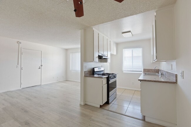 Building Photo - 7233 Loma Verde Ave