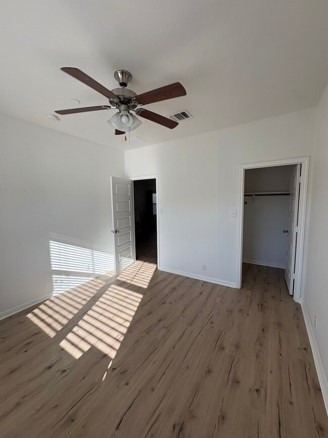 Building Photo - 1620 Bryant Dr