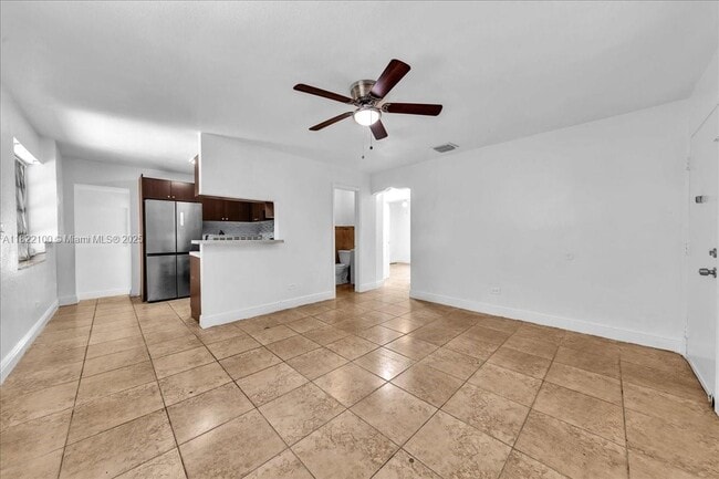 Building Photo - 6221 SW 35th St