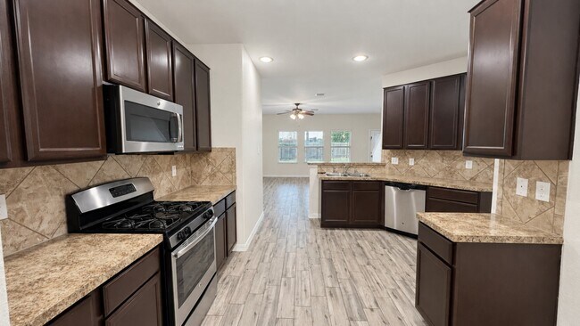 Building Photo - 12102 Kings Fall Dr