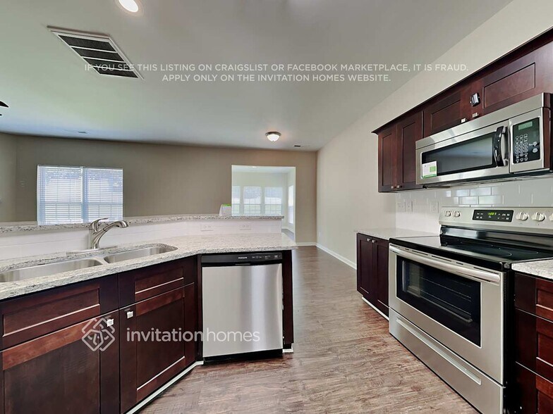 Building Photo - 8029 Hill-N-Dale Dr
