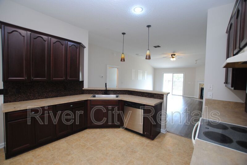 Building Photo - 116 Prince Phillip Dr