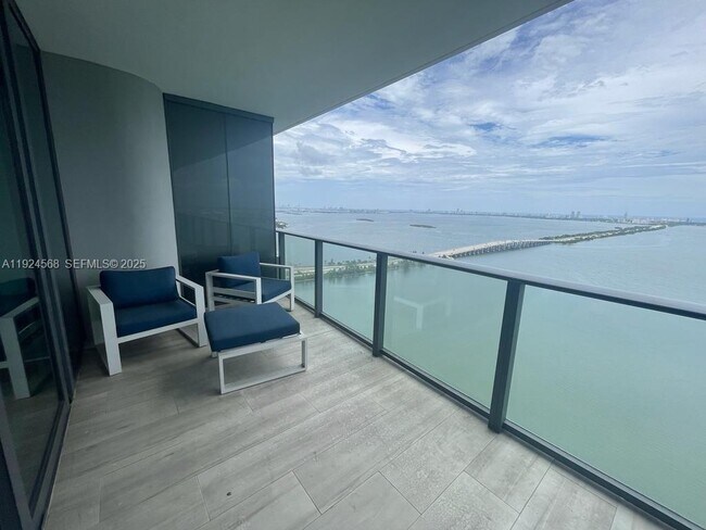 Building Photo - 3131 NE 7th Ave