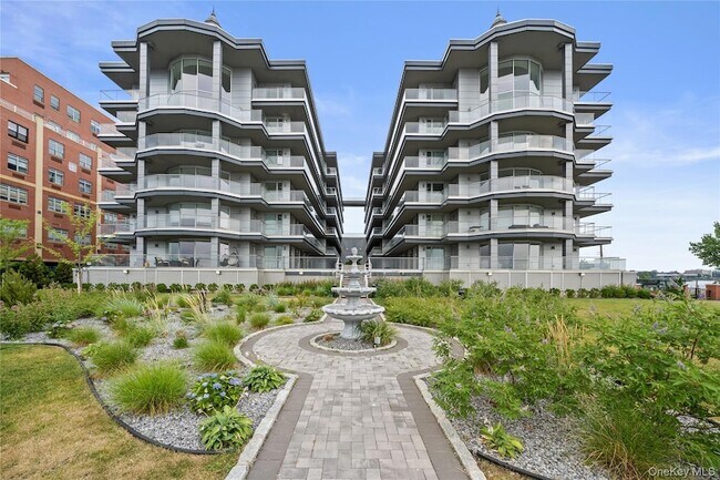 Building Photo - 109-09 15th Ave