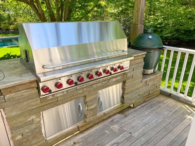 Building Photo - 118 Water Mill Towd Rd