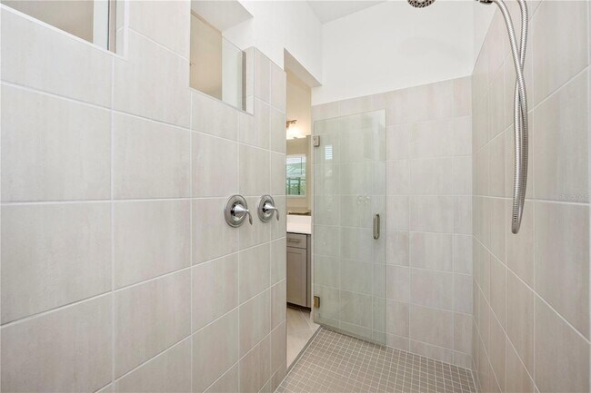 Building Photo - 12655 Wellen Golf St