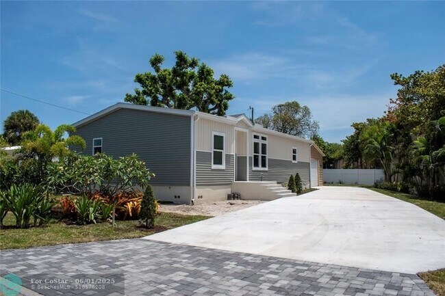 Building Photo - 1757 12th Ct N