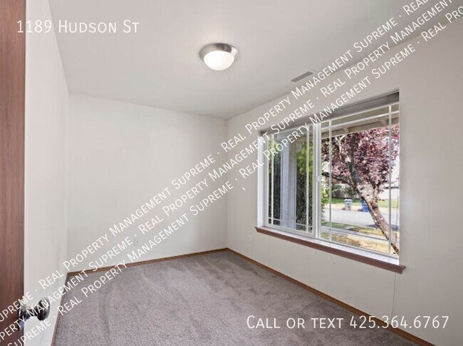 Building Photo - 1189 Hudson St