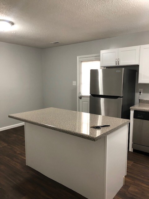 Building Photo - 501 Waldo St