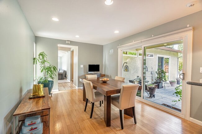 Building Photo - Stylish & Comfort Home in Prime San Jose Location