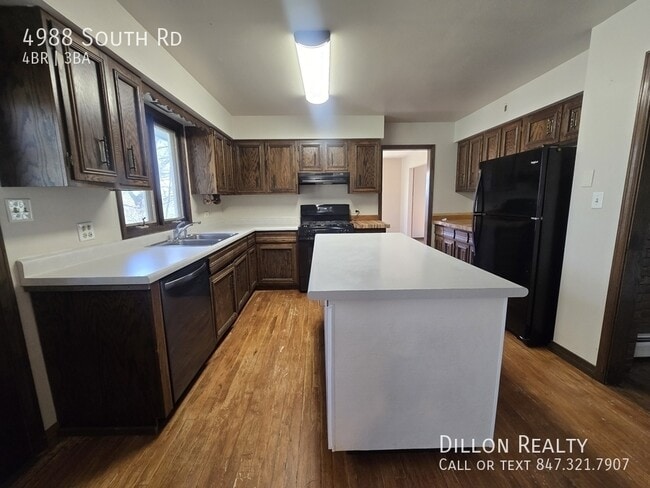 Building Photo - 4988 S Rd