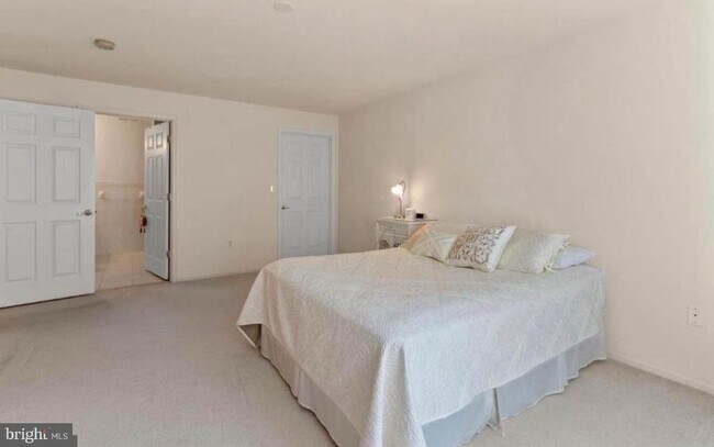 Building Photo - 13675 Philmont Ave