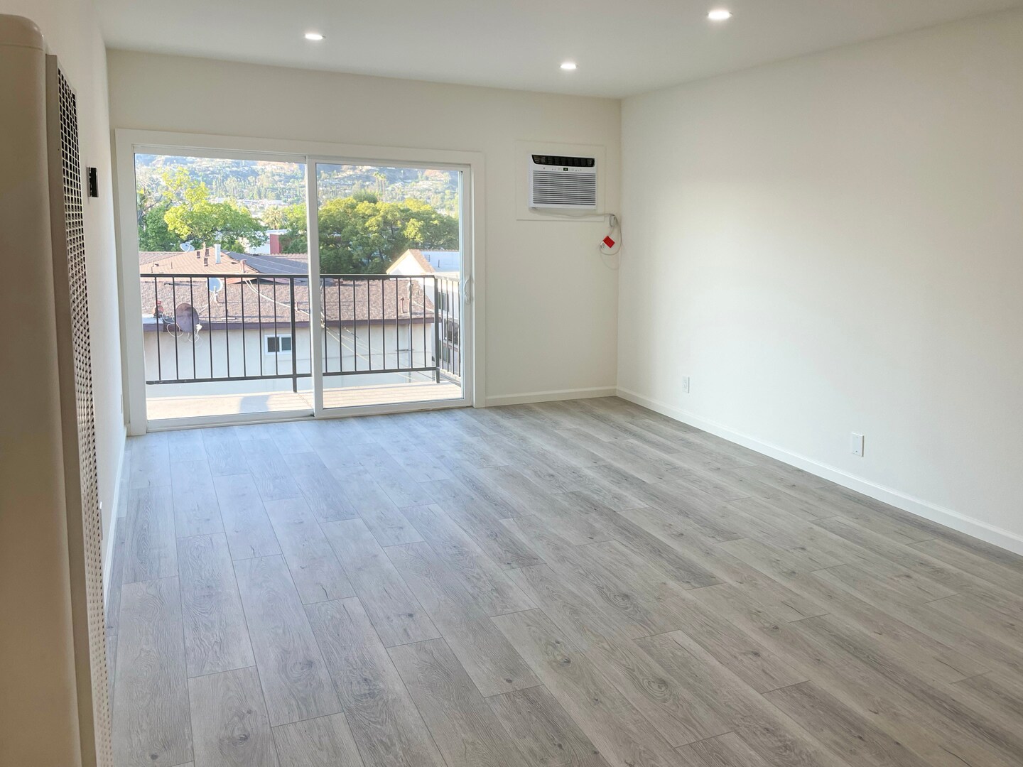 Building Photo - 409 Burchett St