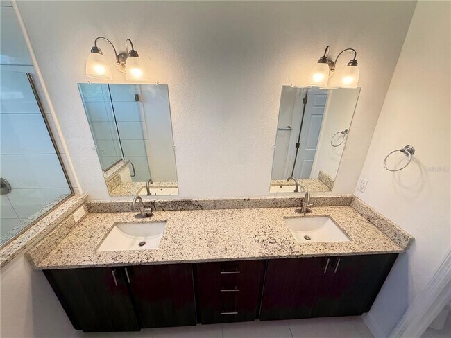 Building Photo - 2481 San Filippo Dr SE