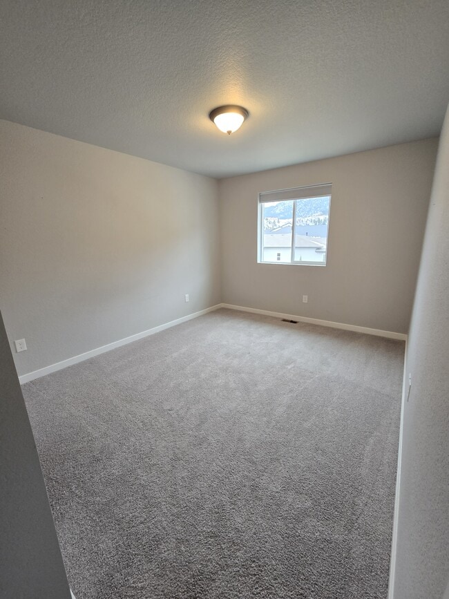 Building Photo - 5446 Mesa Top Dr