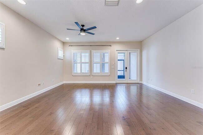 Building Photo - 213 S Westland Ave