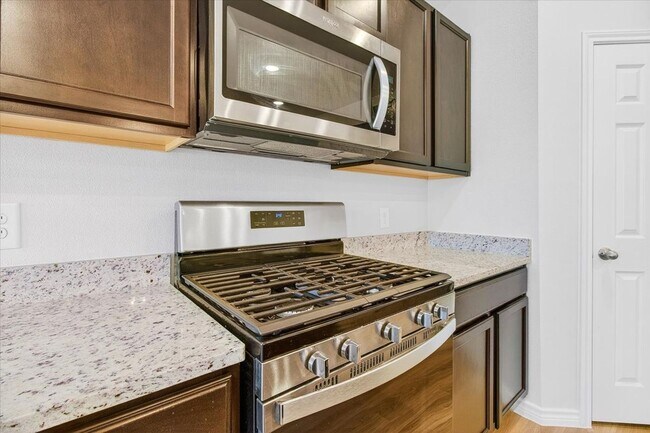 Building Photo - 1626 Comfy Wy