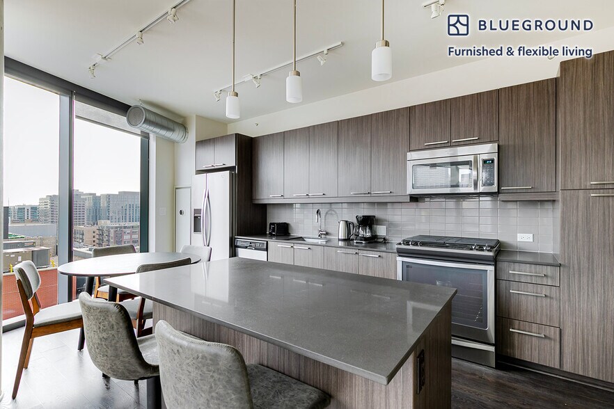 Building Photo - 730 W Couch Pl