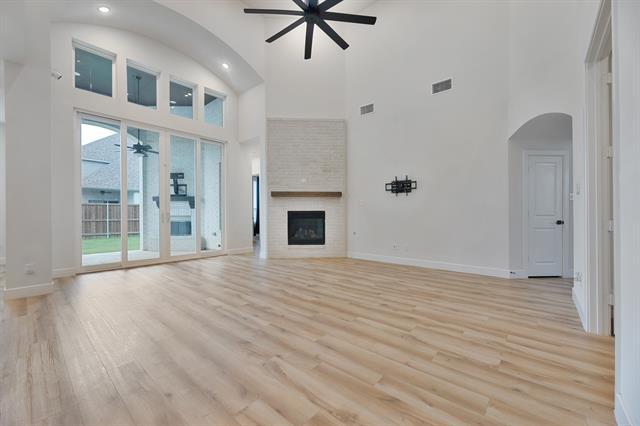 Building Photo - 545 Goose Lake Dr