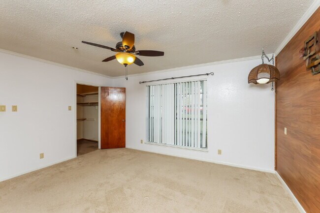 Building Photo - 534 Aspendale Dr