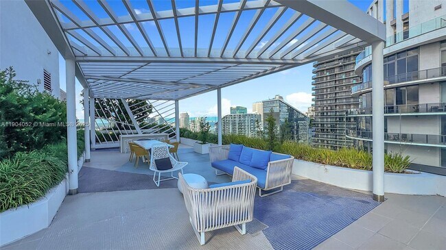 Building Photo - 55 SW 9th St