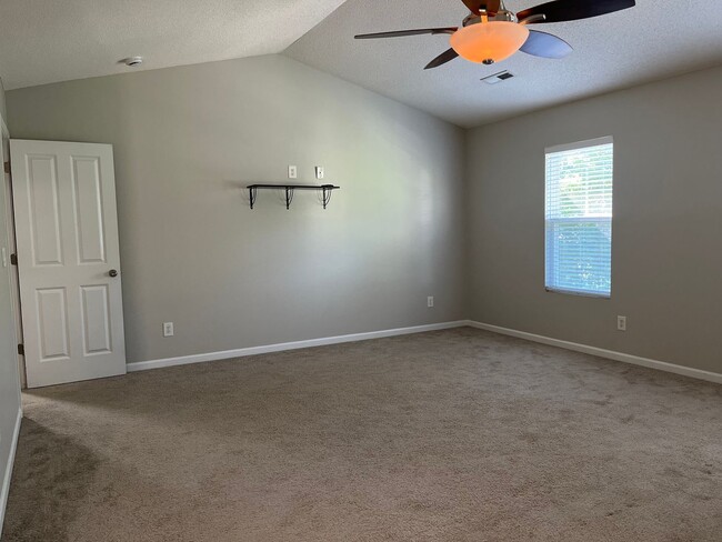 Building Photo - Spacious 2 Story Home In Raleigh, Availabl...