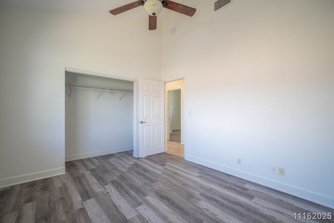 Building Photo - West Side Paradise – Updated 3-Bed, 2-Bath Upstairs Unit