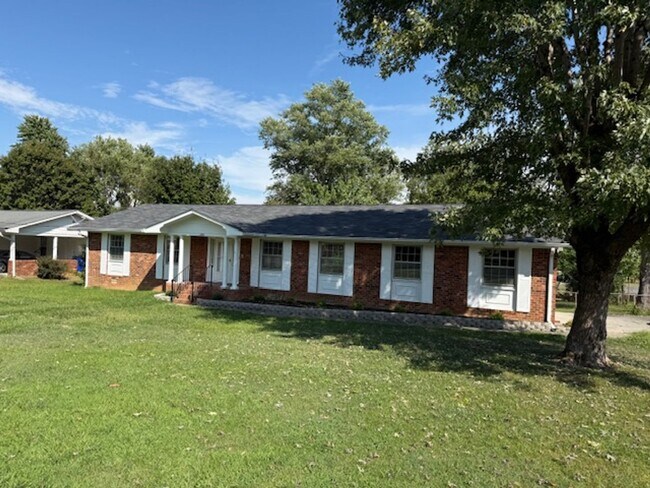 Building Photo - GORGEOUS RENOVATED HOME