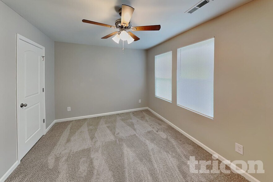 Building Photo - 339 Oakleigh Ln