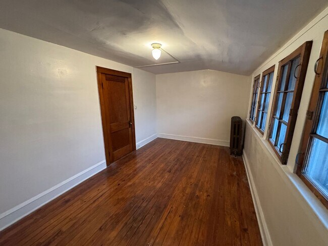 Building Photo - 12611 Franklin Blvd