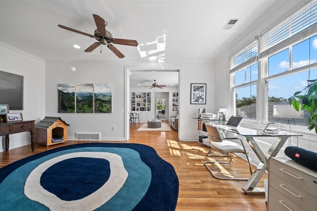 Building Photo - 556 Rienzi Dr