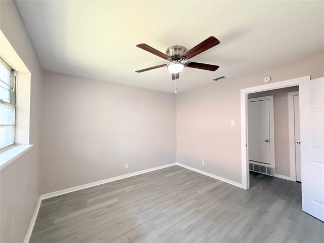 Building Photo - 1228 Oak Dr
