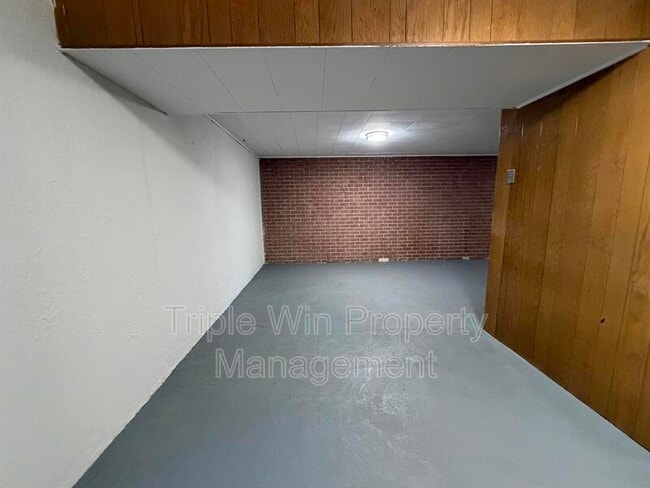 Building Photo - 185 St Eugene Ln