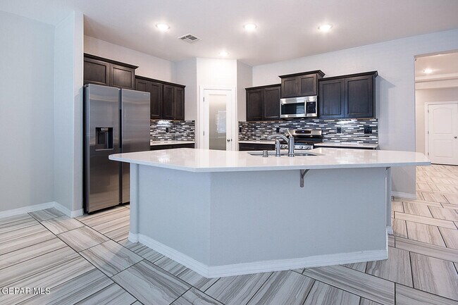 Building Photo - 2621 Mike Price Dr