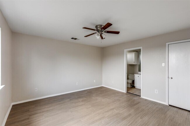 Building Photo - 11812 Lima Dr