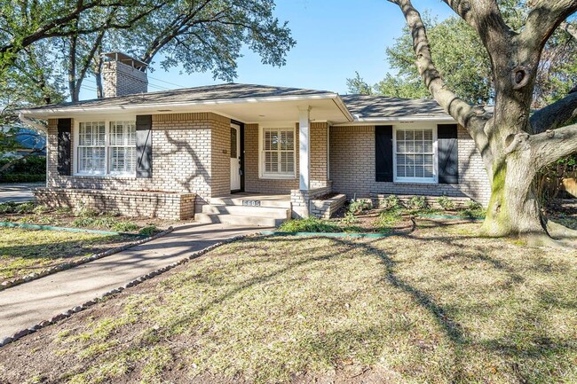 Primary Photo - 6605 Deloache Ave